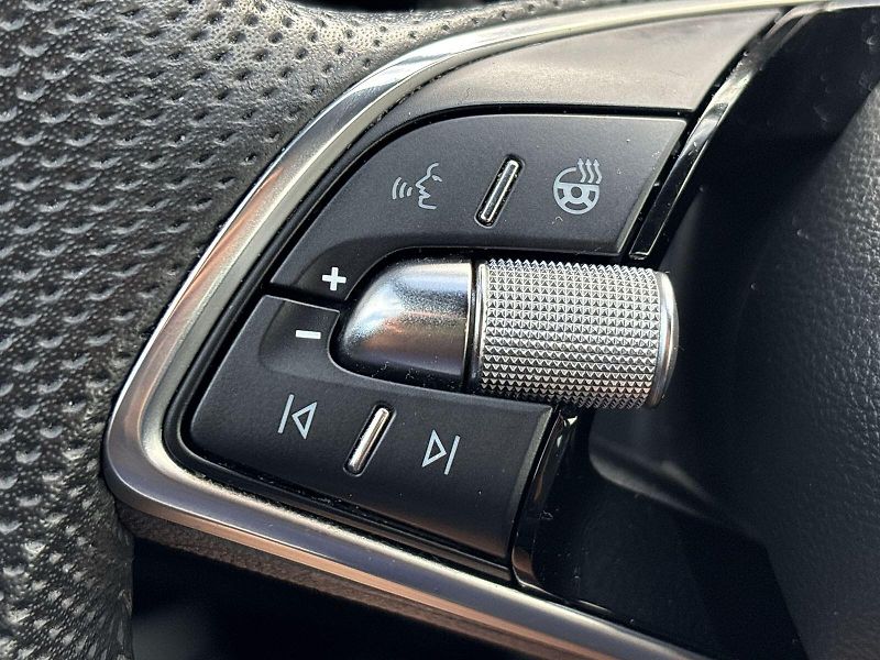 Škoda Scala (2024) 1.0 TSI Drive - fotka 19 z 31
