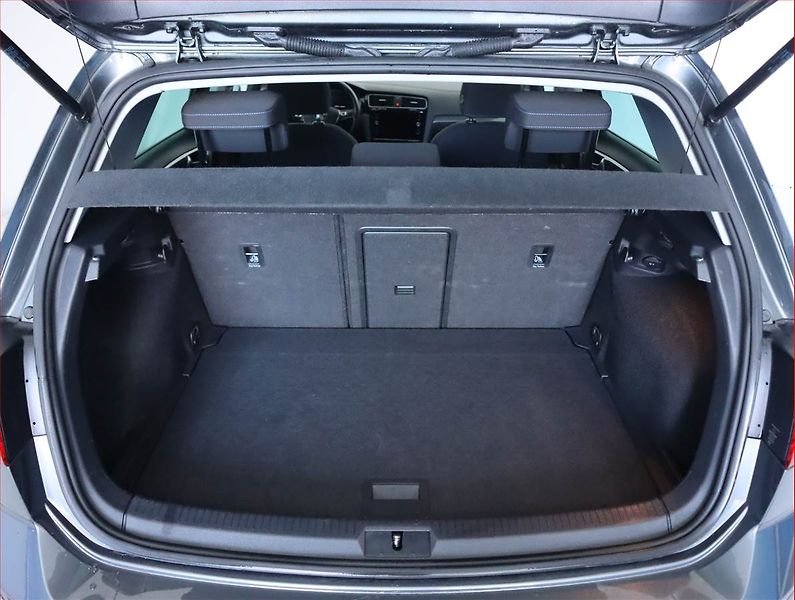 Volkswagen Golf (2019) 1.6 TDI, Automat, Navi - fotka 14 z 21