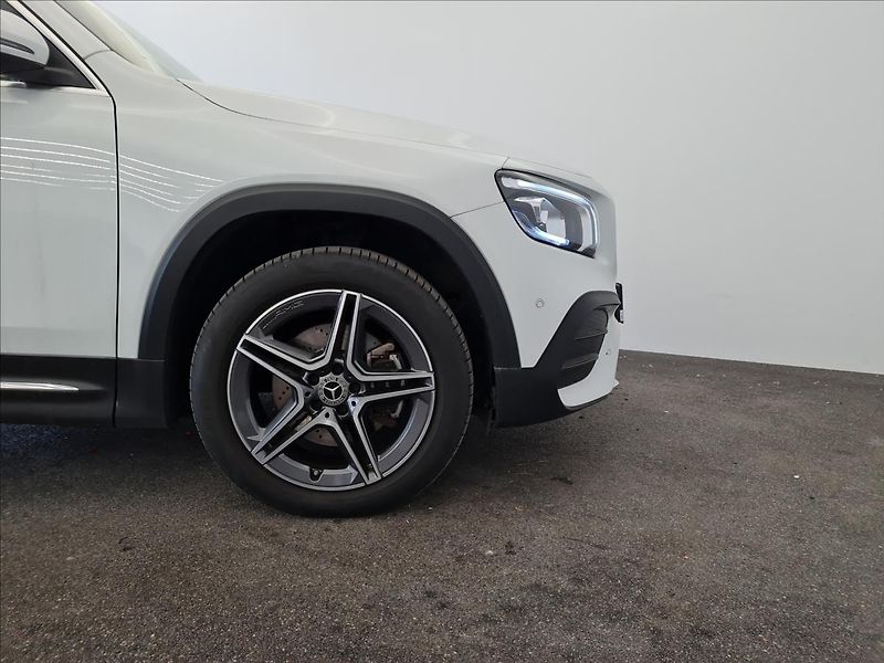 Mercedes-Benz GLB 200 4MATIC AMG Line - fotka 22 z 22