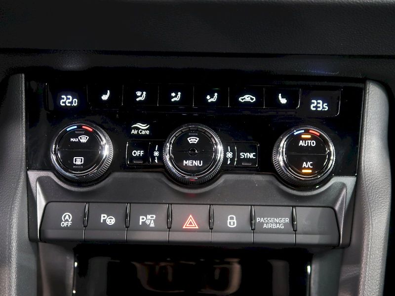Škoda Karoq (2026) SPORTLINE 2.0TDI 110KW 4x4 DSG - fotka 33 z 44