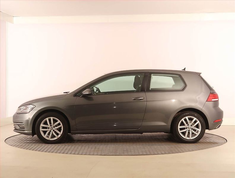 Volkswagen Golf (2017) 1.4 TSI, Automat, Navi - fotka 3 z 22