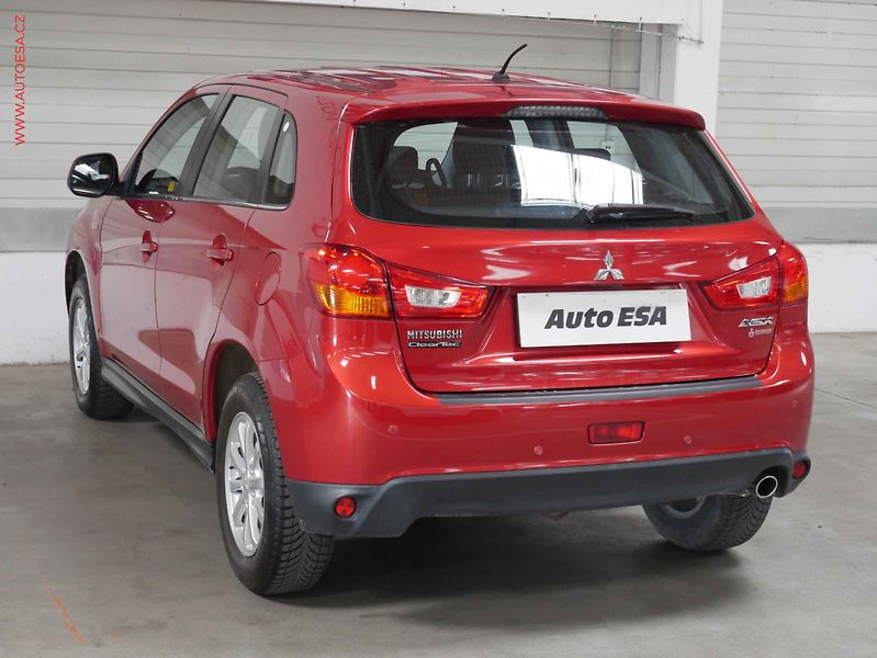 Mitsubishi ASX (2015) 1.6 MiVC, 1.maj,ČR, AC, temp - fotka 4 z 17