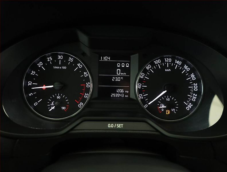 Škoda Octavia (2016) 1.6 TDI, Tempomat - fotka 8 z 12