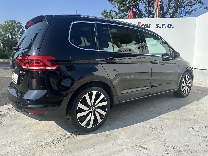 Volkswagen Touran (2015) 2.0 TDI se. knížka 7 míst - fotka 8 z 43