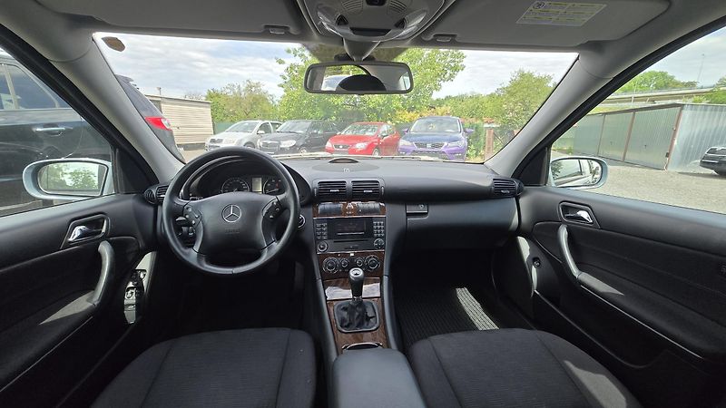 Mercedes-Benz Třídy C MERCEDES BENZ C180 AVANTGARDE - fotka 15 z 29