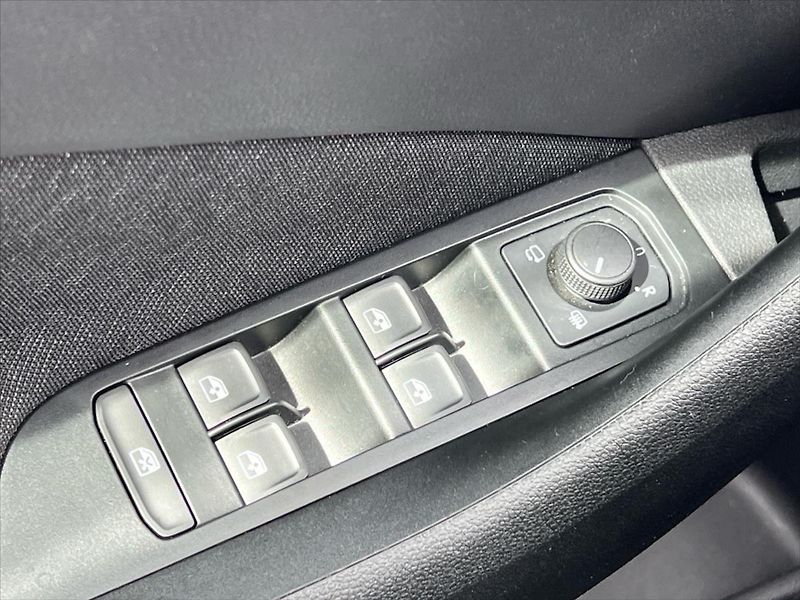 Škoda Kamiq 1,0 TSi 81kW STYLE PLUS - fotka 20 z 25