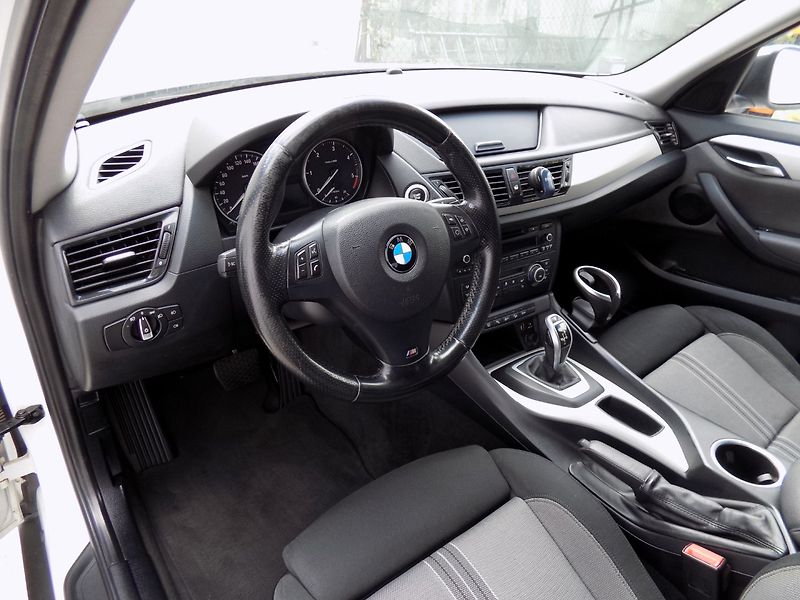 BMW X1 (2012) 18d/xDrive/Bi-xenon/ČR/ - fotka 12 z 35