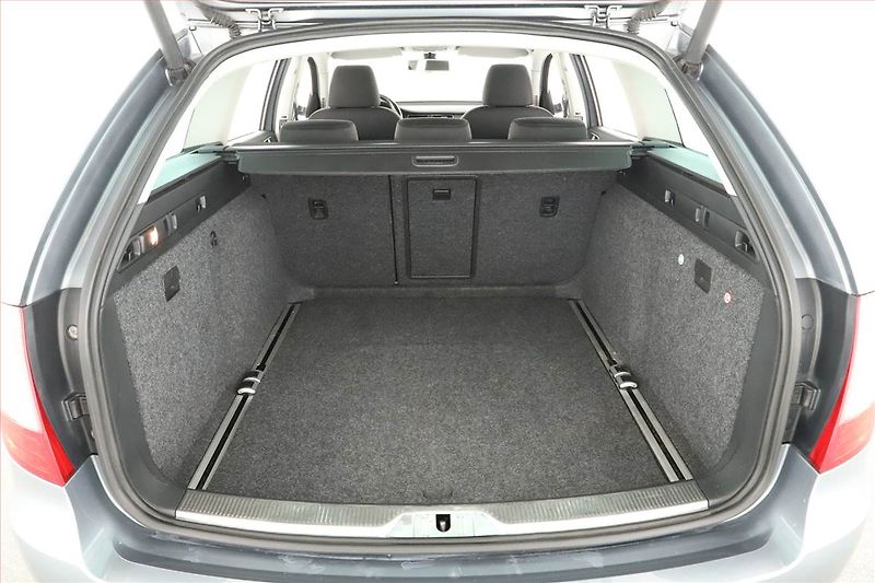 Škoda Superb (2011) Comfort 2.0 TDI, 4X4, Automat - fotka 11 z 18