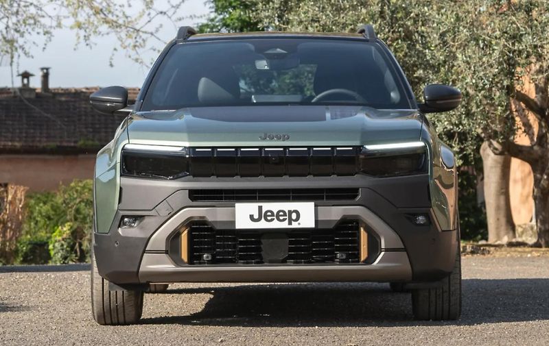 Jeep Avenger (2026) 85th Anniversary e-Hybrid - fotka 4 z 7
