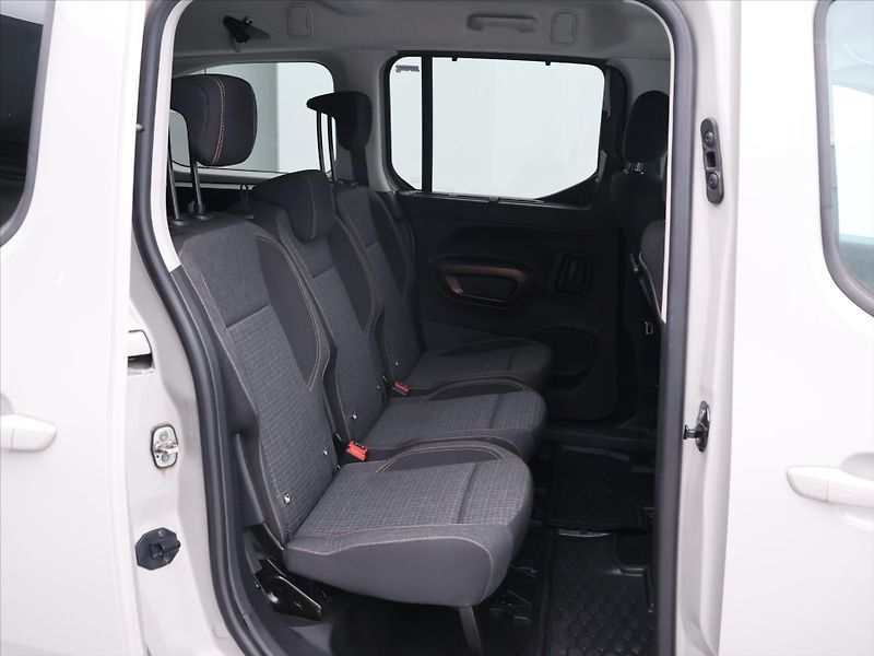 Peugeot Rifter 1,5 BlueHDI 96kW CZ 1.Maj GT - fotka 13 z 28