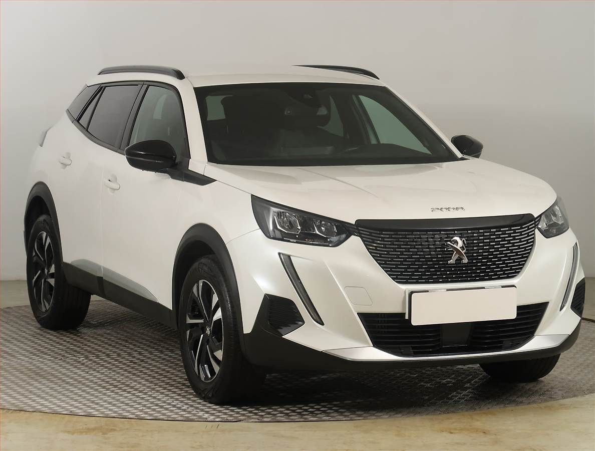Peugeot 2008 Allure 1.2 PureTech, Automat