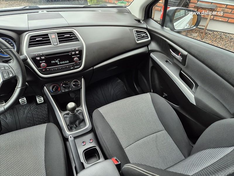 Suzuki SX4 S-Cross (2014) 1.6VVT 88KW CLUB Tažné - fotka 30 z 53