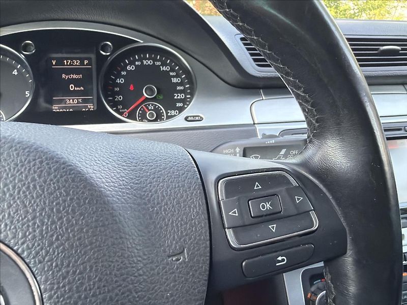 Volkswagen Passat CC 2,0 TDi 125 Kw DSG - fotka 15 z 18