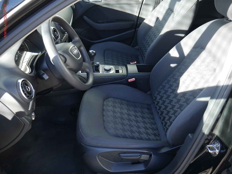 Audi A3 (2014) 1.4TSi, autoAC - fotka 9 z 16