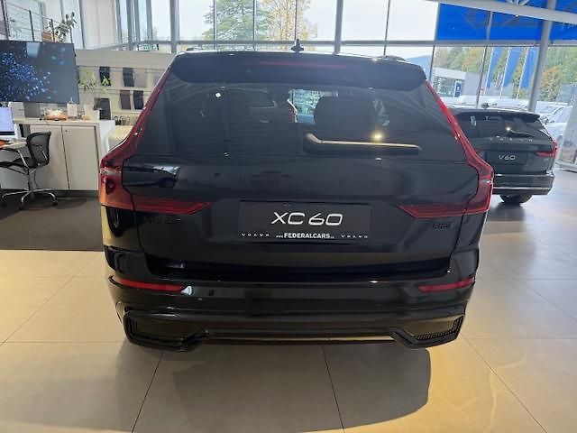 Volvo XC60 (2026) B5 PLUS BLACK + 4SERVIS/ZÁRUKA - fotka 5 z 18