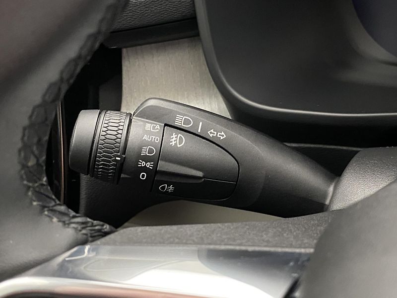 Volvo XC40 B4 DARK ULTRA AUT CZ - fotka 22 z 60