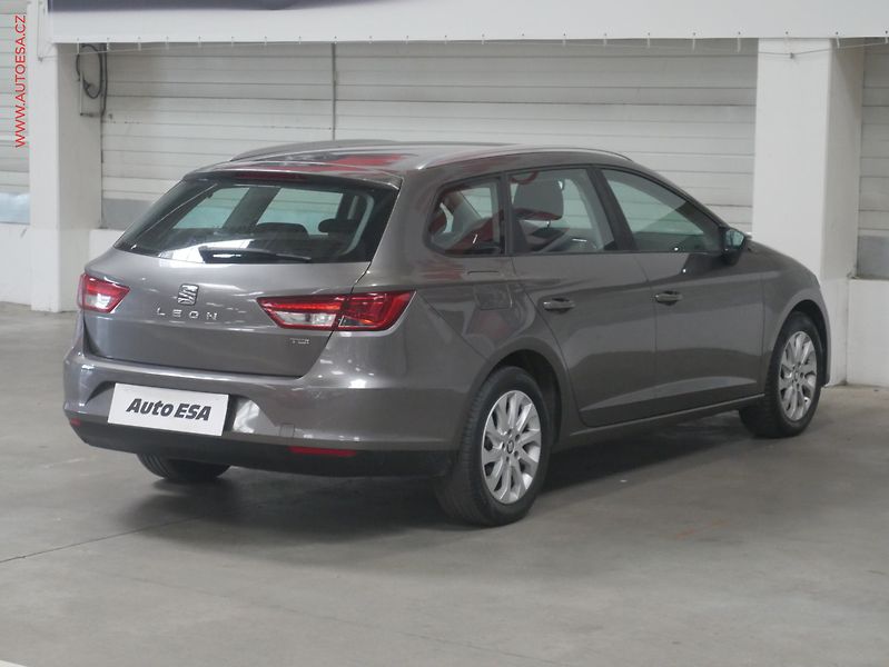 Seat Leon (2017) 1.6 TDi, Style, LED - fotka 4 z 19