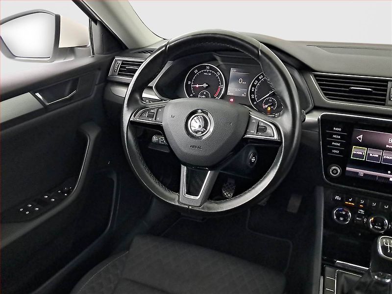 Škoda Superb (2018) Style 2.0 TDI, Serv.kniha - fotka 7 z 17