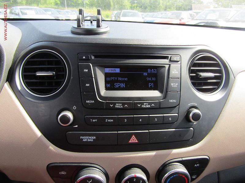 Hyundai i10 (2016) 1.0i, AC - fotka 14 z 19