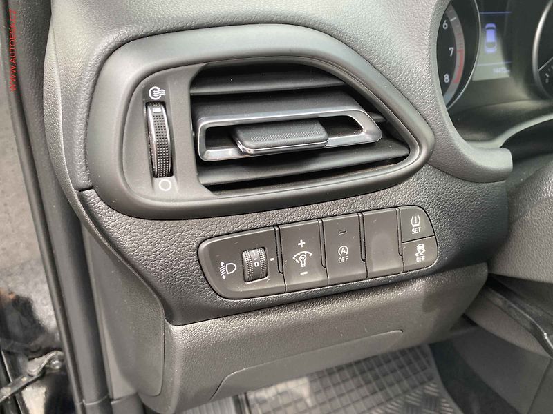 Hyundai i30 (2021) 1.5 T-GDi, ČR, Smart, LED - fotka 15 z 19