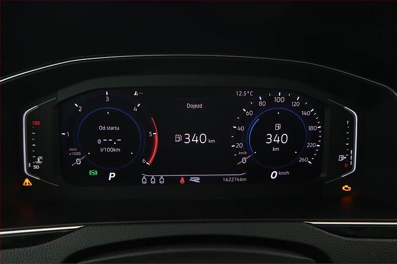 Volkswagen Passat (2020) R-Line 2.0 TDI, Automat, Kůže - fotka 11 z 18