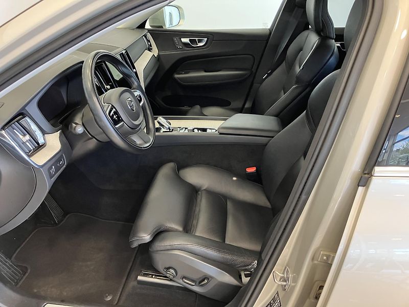Volvo XC60 B4 AWD Inscription AT8, ČR - fotka 15 z 41