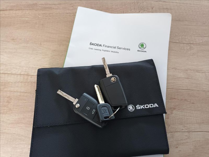 Škoda Fabia 1,0 TSI,81KW,DIGIKLIMA,TEMPOMA - fotka 34 z 35