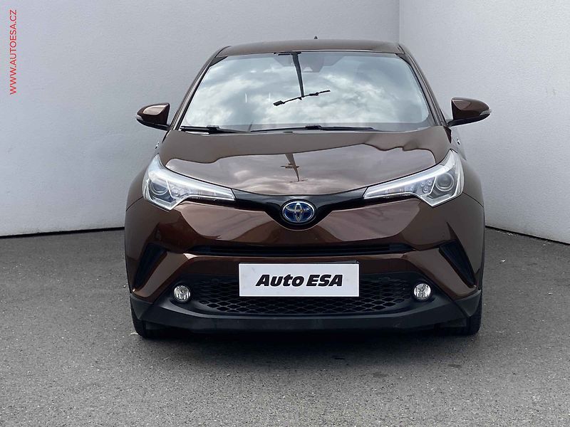 Toyota C-HR (2017) 1.8i, ČR, Active, AT - fotka 2 z 18