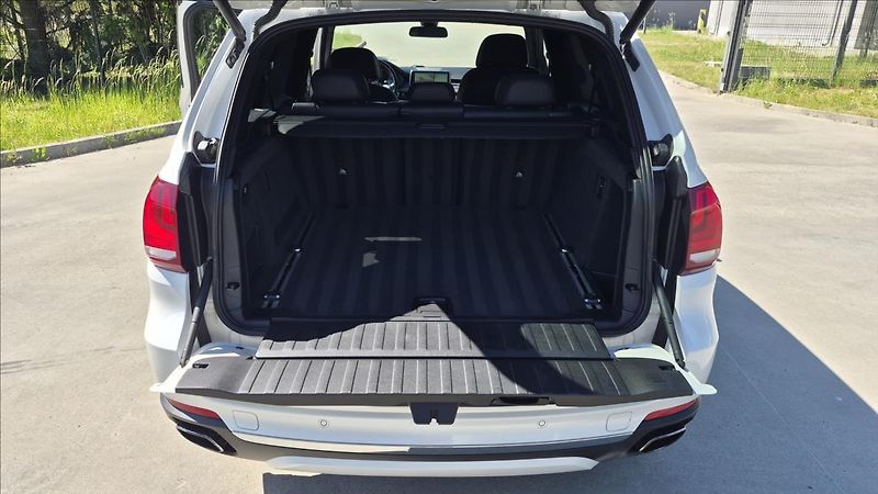 BMW X5 3,0 230 Kw 40d Xdrive ČR - fotka 30 z 30