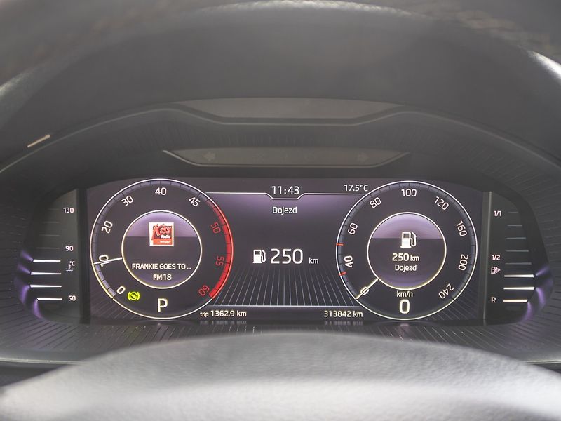 Škoda Scala (2019) ČR 1.6TDI DSG – ČERNÝ STROP - fotka 22 z 46