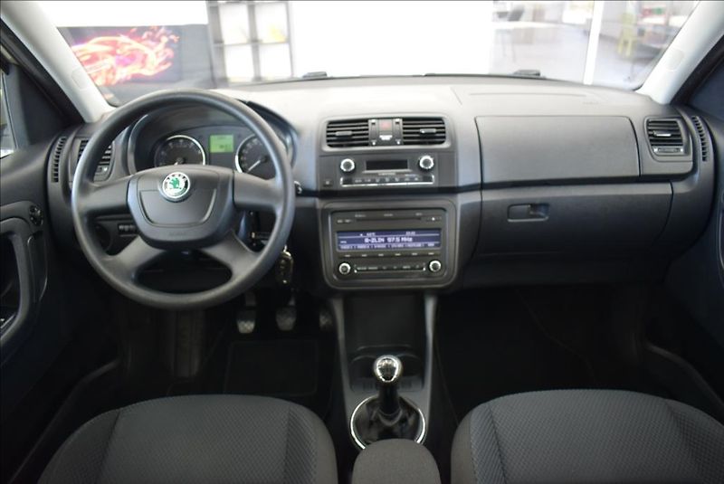 Škoda Roomster 1,2 TSi, 1.maj,SCOUT,digiklima - fotka 15 z 23