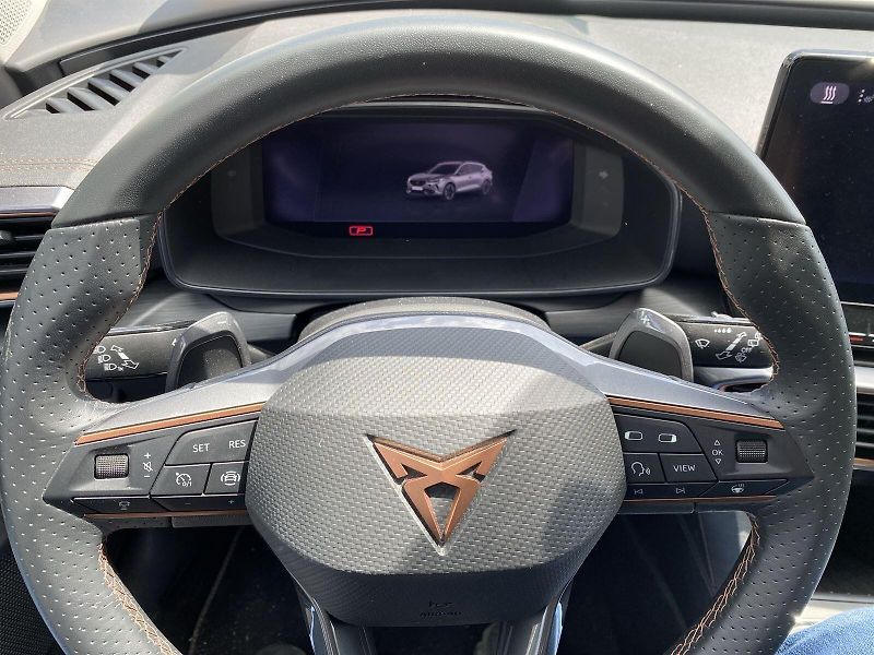 Cupra Formentor (2024) 2,0 TSI 4Drive DSG - fotka 18 z 30
