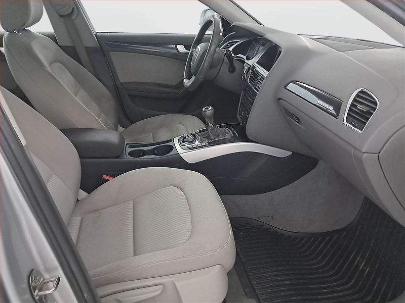 Audi A4 (2008) 3.0 TDI , 4X4, Xenony - fotka 9 z 16