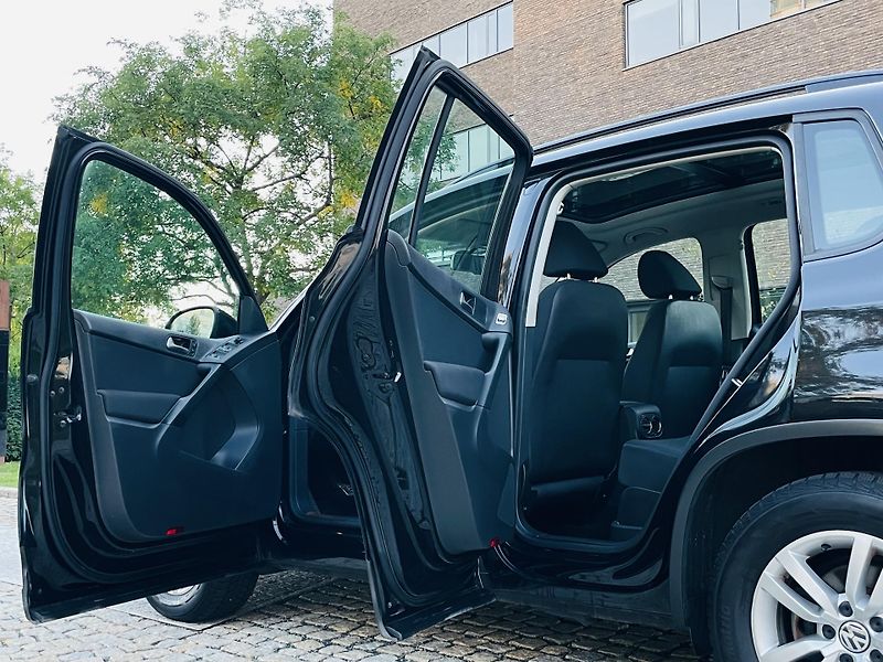 Volkswagen Tiguan 1.4TSI MANUÁL SENZORY TAŽNÉ  - fotka 22 z 45