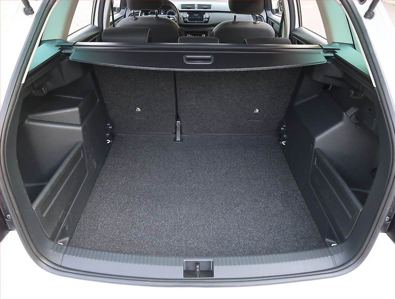 Škoda Fabia (2022) 1.0 TSI, Serv.kniha, Tempomat - fotka 13 z 23