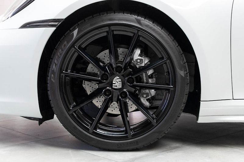 Porsche 911 992 CARRERA 4*BLACK PAKET*DPH* - fotka 28 z 37