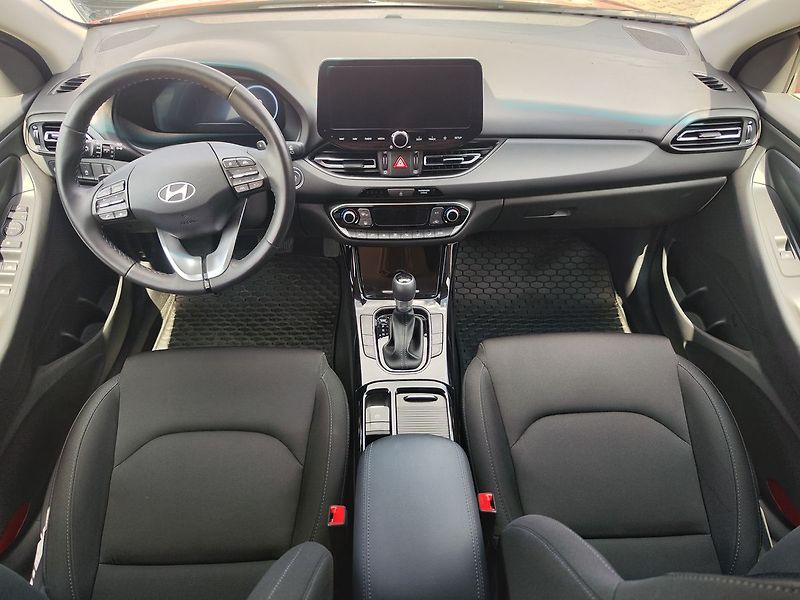 Hyundai i30 1.0 T-GDI/73kW Style DCT - fotka 12 z 37