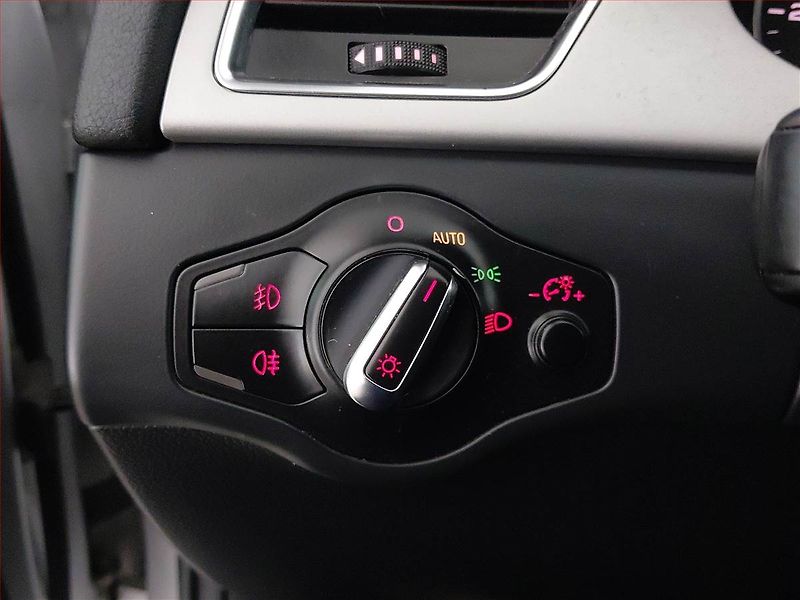 Audi A4 (2008) Ambiente 2.0 TDI, Automat - fotka 19 z 20