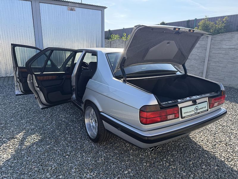 BMW Řada 7 730i 190PS SHADOWLINE EXTRA!!! - fotka 131 z 156
