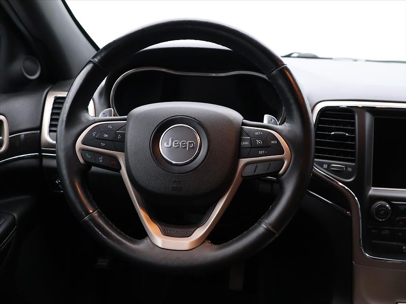 Jeep Grand Cherokee 3,0 CRD 184kW Aut. 4WD Limited - fotka 15 z 30