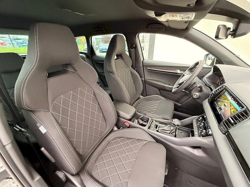 Škoda Karoq (2025) SPORTLINE TSI 1.5/110KW 7AP - fotka 14 z 35