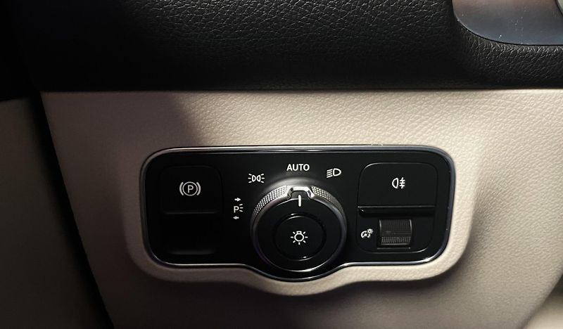 Mercedes-Benz GLB 250, 4 MATIC, ČR, REZERVACE - fotka 22 z 32