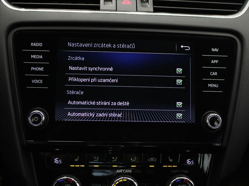 Škoda Octavia 2,0 TDi 135kW 4x4 DSG Scout - fotka 15 z 33