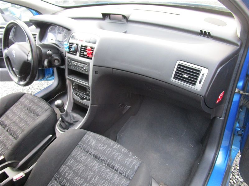 Peugeot 307 1.6HDi  aut. Klima - fotka 15 z 37