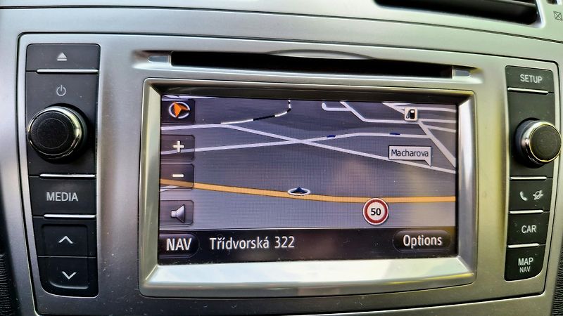 Toyota Avensis 1.8 VVT-I Rezervace - fotka 23 z 30