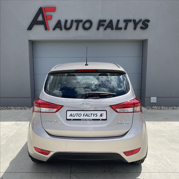 Hyundai ix20 1,6 i 91KW ČR.8TIS KM 1.MAJ. - fotka 4 z 23