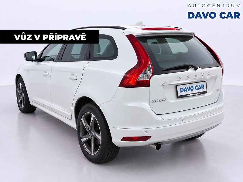 Volvo XC60 2,0 D3 110kW Drive-E Kinetic - fotka 2 z 12