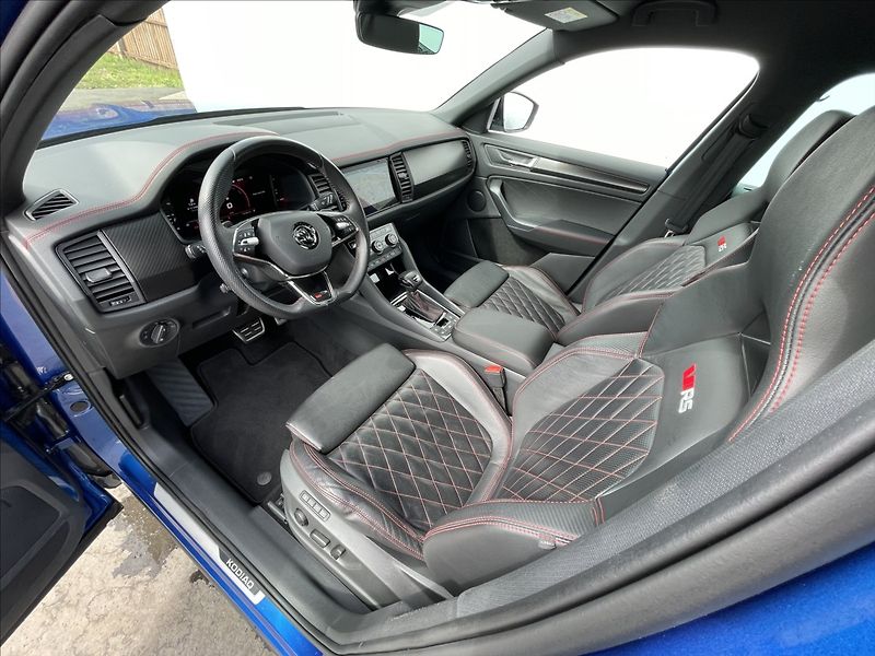 Škoda Kodiaq 2,0 TSI 4x4 DSG RS DCC+ACC+TZ - fotka 6 z 26