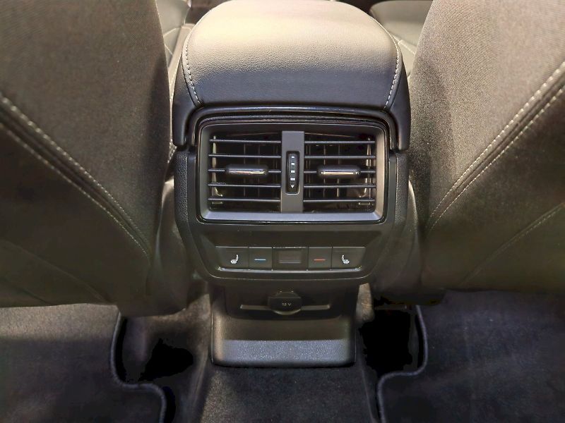 Škoda Karoq (2025) 2.0 TDI 110 kW DSG Sportline - fotka 25 z 30