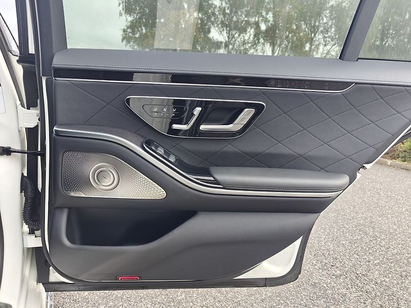 Mercedes-Benz Třídy S 400 d AMG 4MATIC LONG - fotka 20 z 28